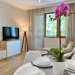 Апартамент Centre Bright & Cozy For 4 Persons *