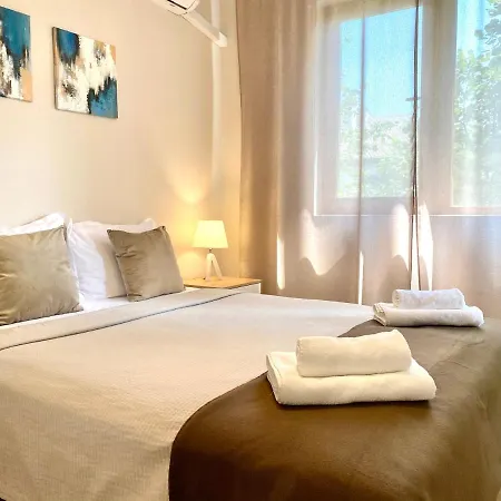 Centre Bright & Cozy For 4 Persons Апартамент