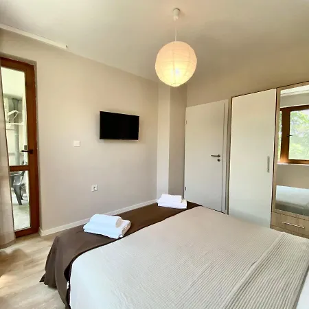 Appartement Centre Bright & Cozy For 4 Persons