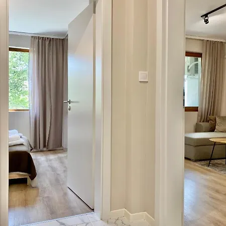 Centre Bright & Cozy For 4 Persons ستارا زاغورا