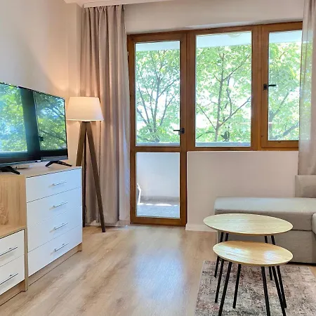 Апартамент Centre Bright & Cozy For 4 Persons