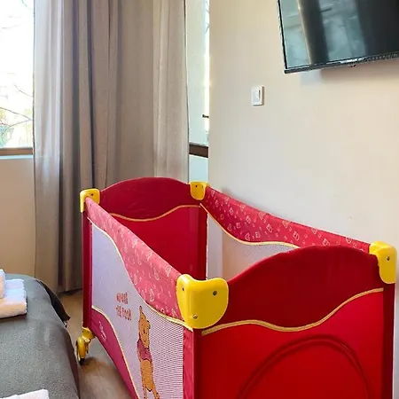 Appartement Centre Bright & Cozy For 4 Persons