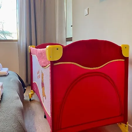 Centre Bright & Cozy For 4 Persons Апартамент Стара Загора