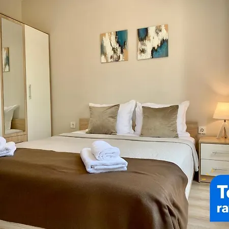 Centre Bright & Cozy For 4 Persons Apartment *
