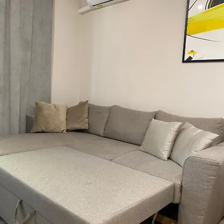 Centre Bright & Cozy For 4 Persons Апартамент Стара Загора