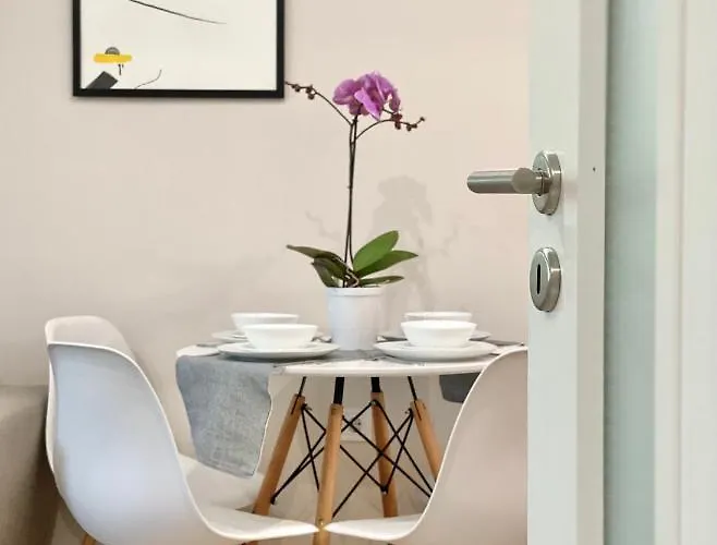 Centre Bright & Cozy For 4 Persons *